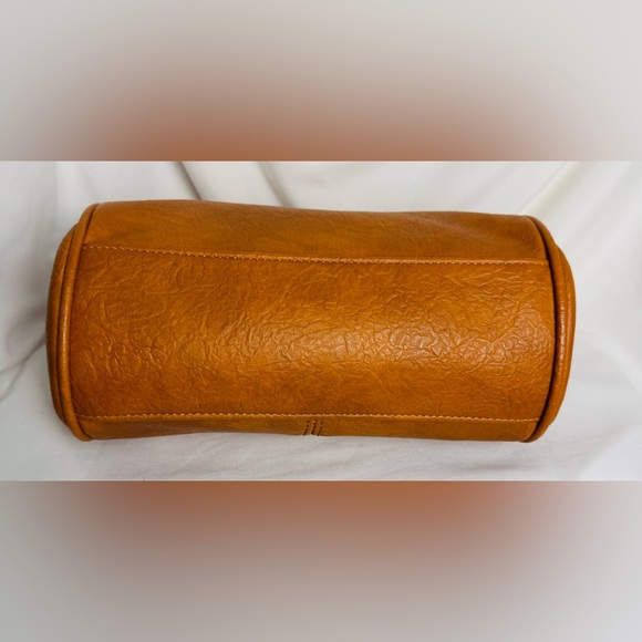 Vintage Style Handbag with kiss lock - Picture 6 of 11